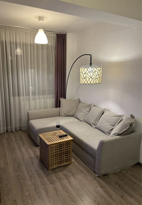 Apartament 2 camere-zona Damaroaia