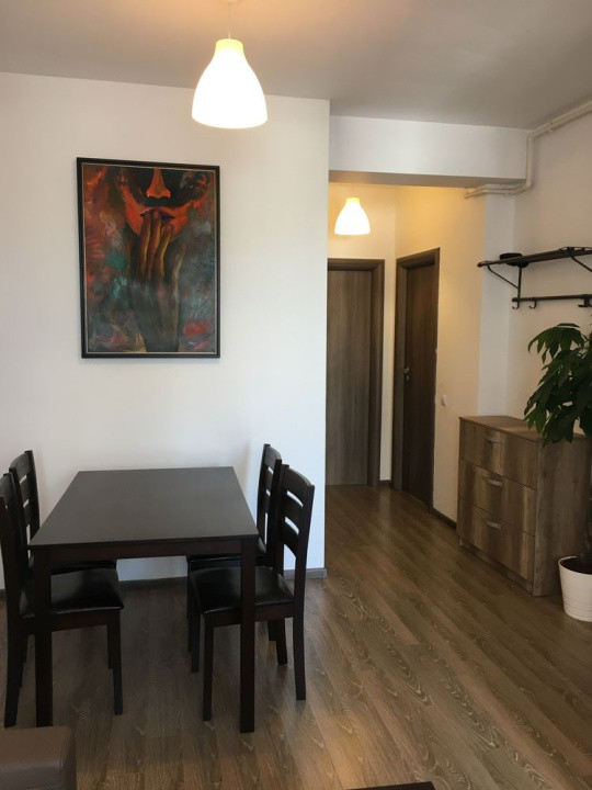 Apartament 2 camere-zona Damaroaia