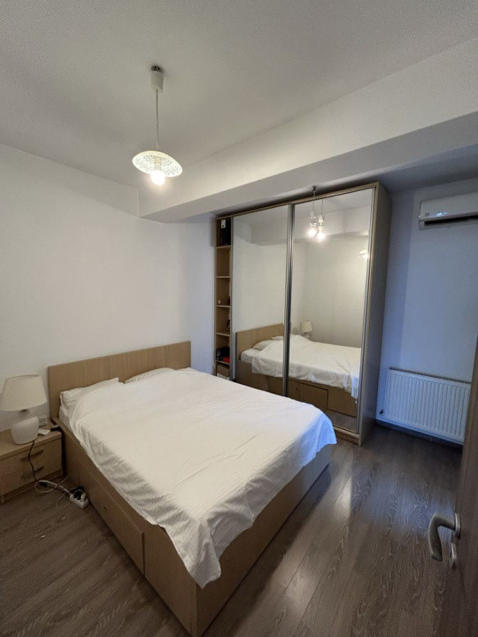 Apartament 2 camere-zona Damaroaia