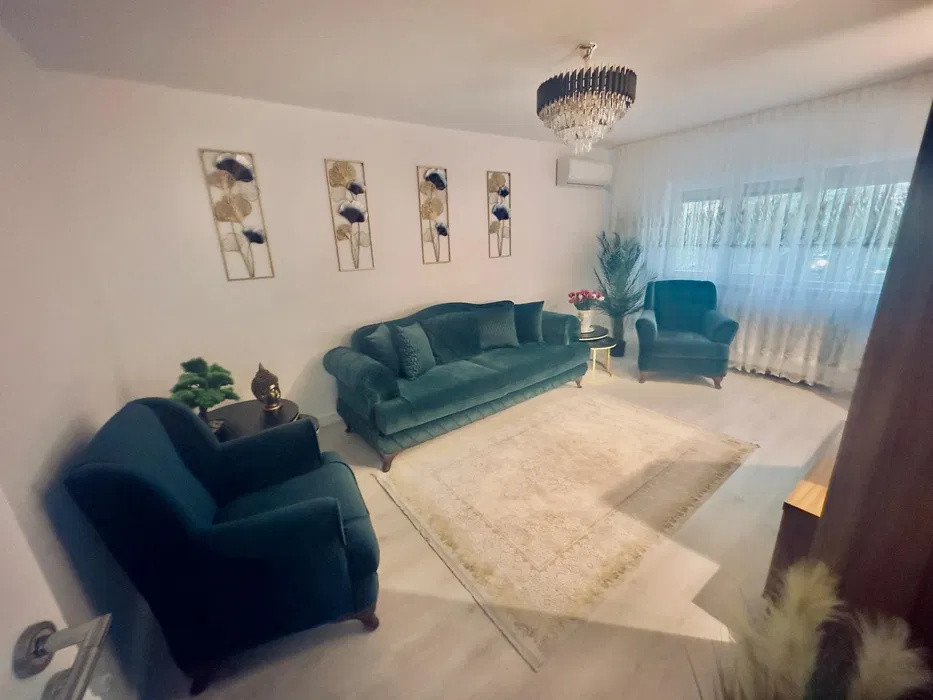 Apartament 3 camere-decomandat-zona Uverturii