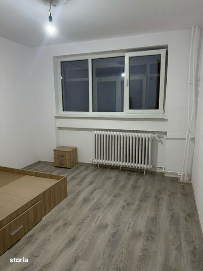 Apartament 3 camere decomandat Piata resita