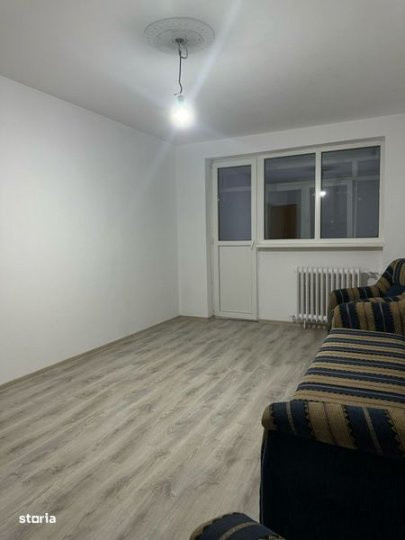 Apartament 3 camere decomandat Piata resita