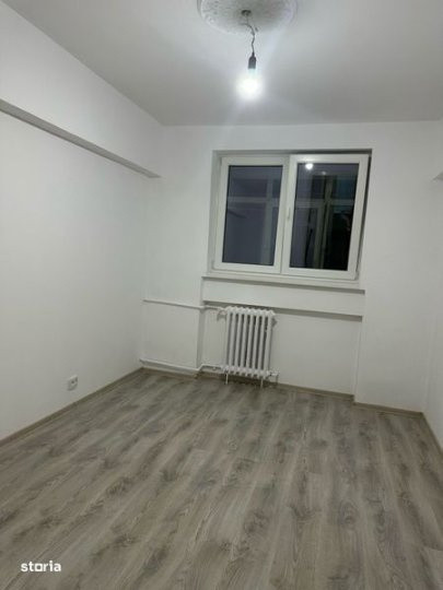 Apartament 3 camere decomandat Piata resita