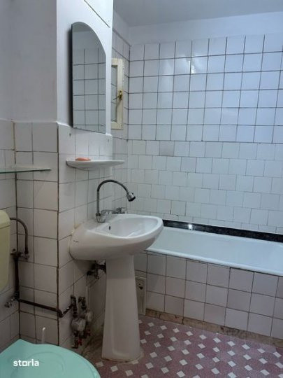 Apartament 3 camere decomandat Piata resita