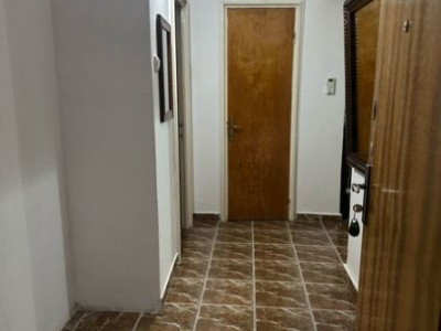 Apartament 3 camere decomandat Piata resita