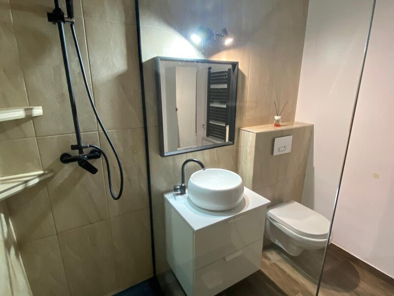 Apartament -2 camere -Zona Rahova
