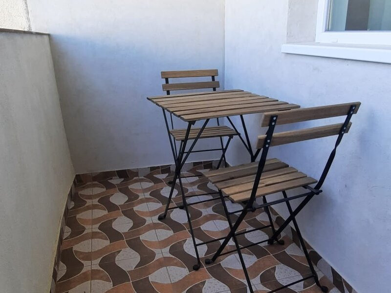 Apartament -2 camere -Zona Rahova
