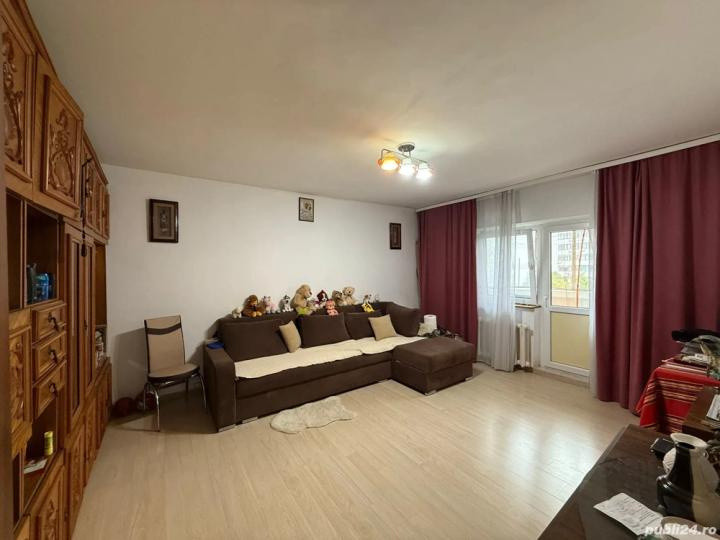 Apartament -3 camere -decomandat-Zona 13 Septembrie
