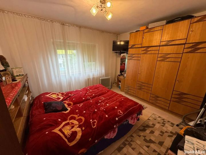 Apartament -3 camere -decomandat-Zona 13 Septembrie