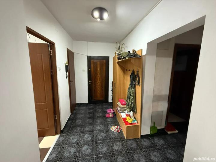 Apartament -3 camere -decomandat-Zona 13 Septembrie