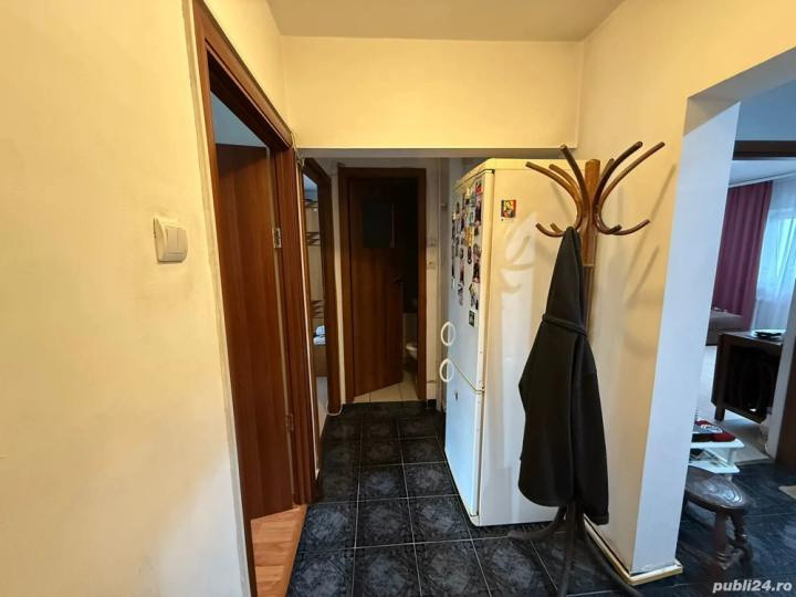 Apartament -3 camere -decomandat-Zona 13 Septembrie