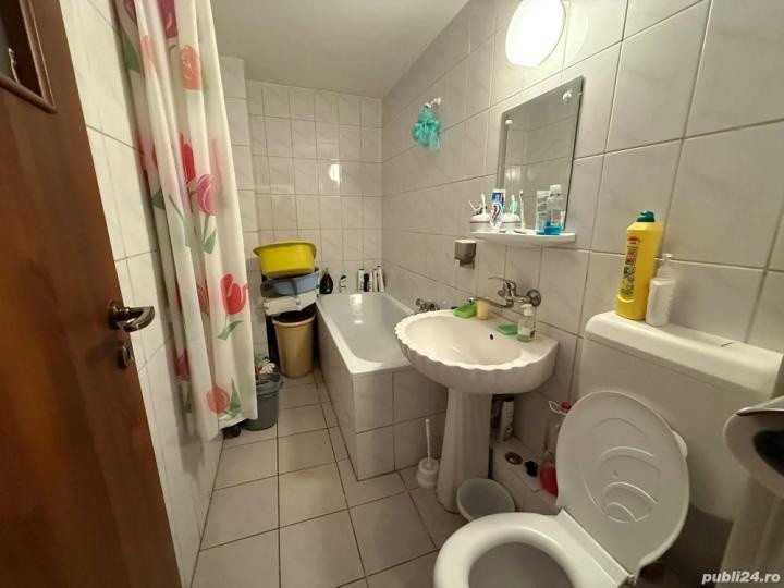 Apartament -3 camere -decomandat-Zona 13 Septembrie