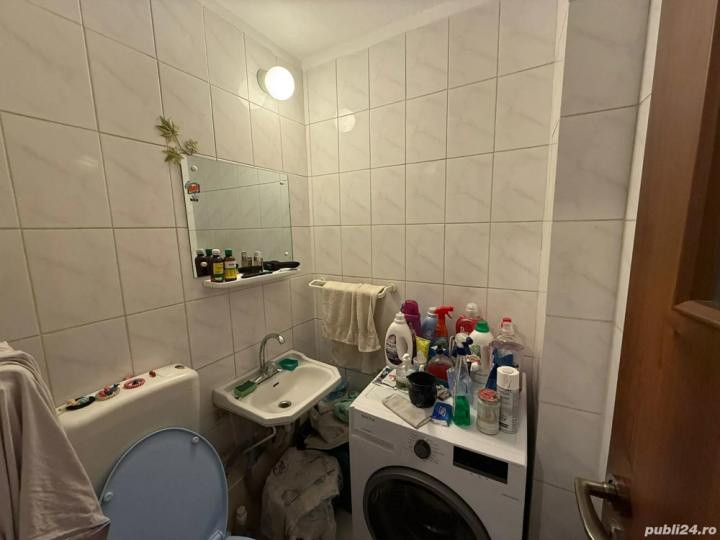 Apartament -3 camere -decomandat-Zona 13 Septembrie