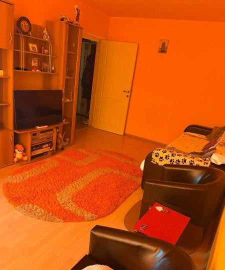 Apartament -3 camere -decomandat-Zona Rahova-Margeanului