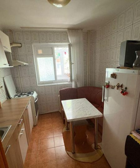Apartament -3 camere -decomandat-Zona Rahova-Margeanului
