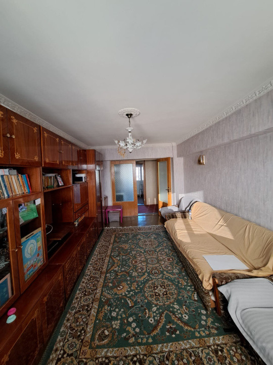 Apartament 4 camere-decomandat-zona Crangasi