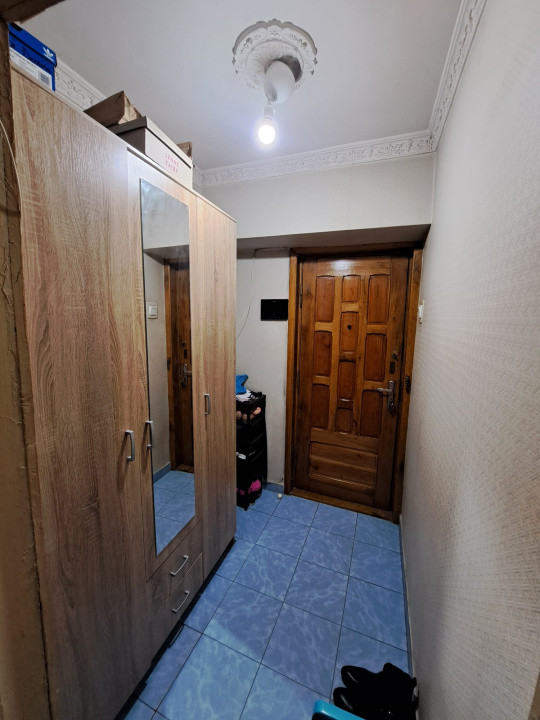 Apartament 4 camere-decomandat-zona Crangasi