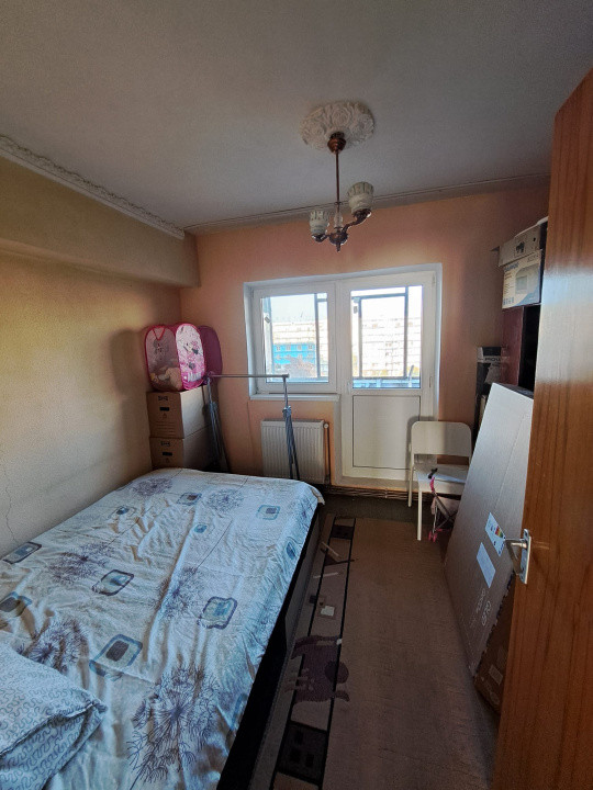 Apartament 4 camere-decomandat-zona Crangasi
