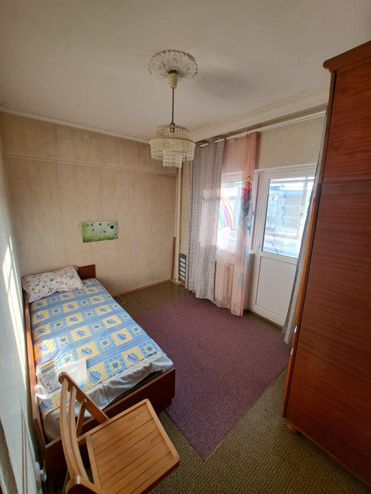 Apartament 4 camere-decomandat-zona Crangasi