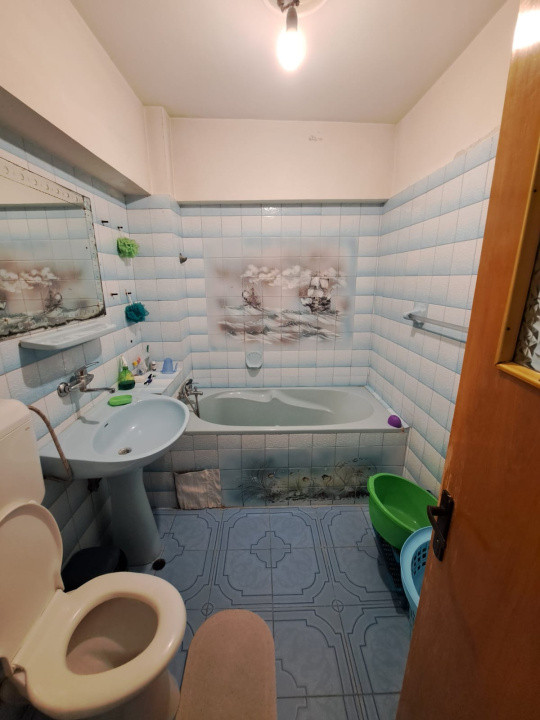 Apartament 4 camere-decomandat-zona Crangasi