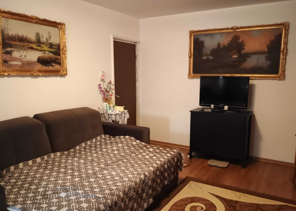 Apartament 2 camere decomandat Resita-Giurgiului
