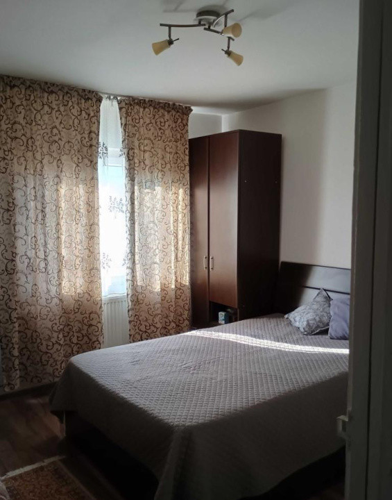 Apartament 2 camere decomandat Resita-Giurgiului