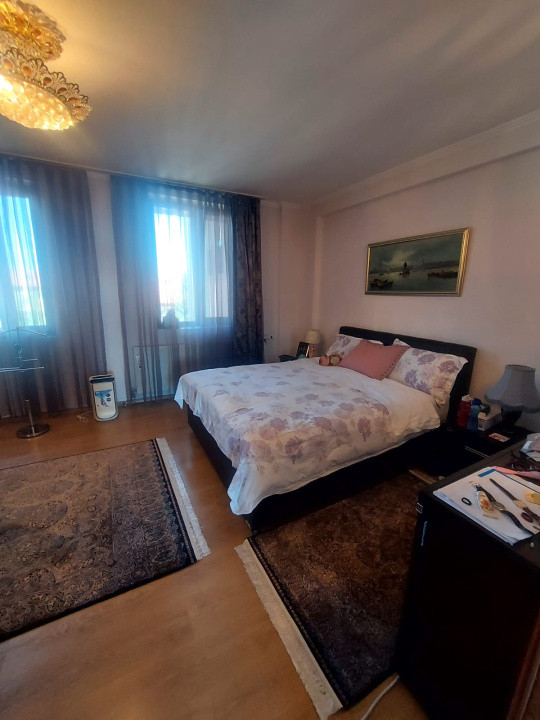 Apartament -5 camere -decomandat-Zona Fundeni