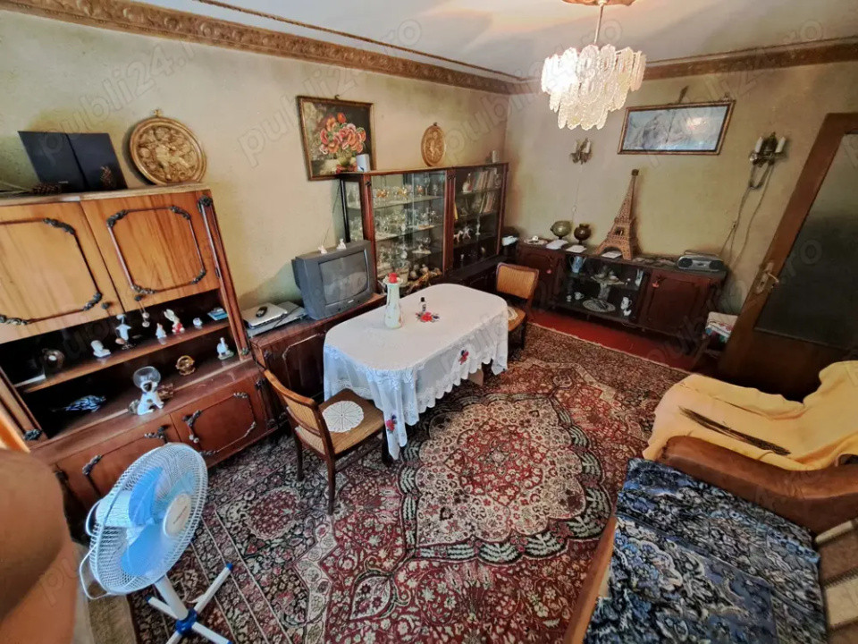 Apartament-4-camere-DECOMANDAT-PIATA-RESITA-MOLDOVENI