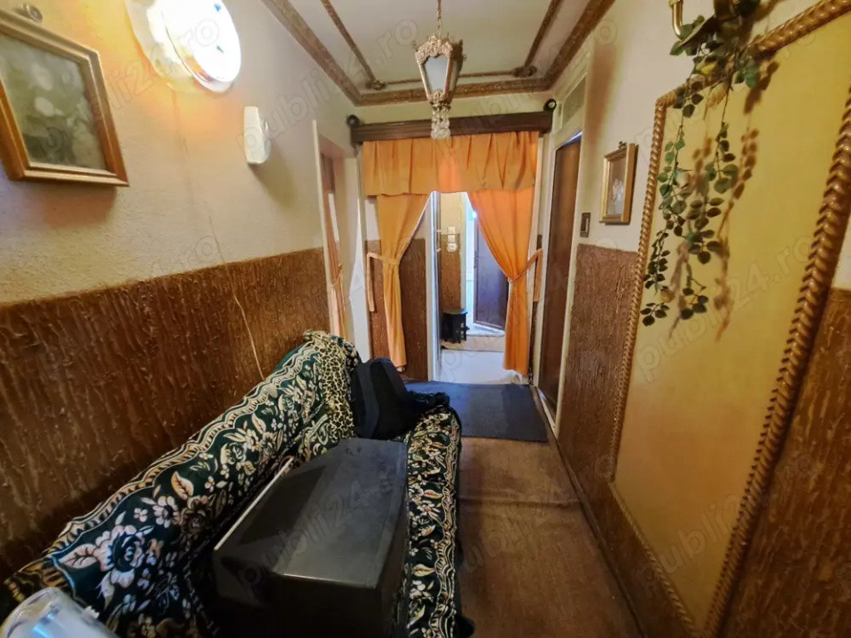 Apartament-4-camere-DECOMANDAT-PIATA-RESITA-MOLDOVENI