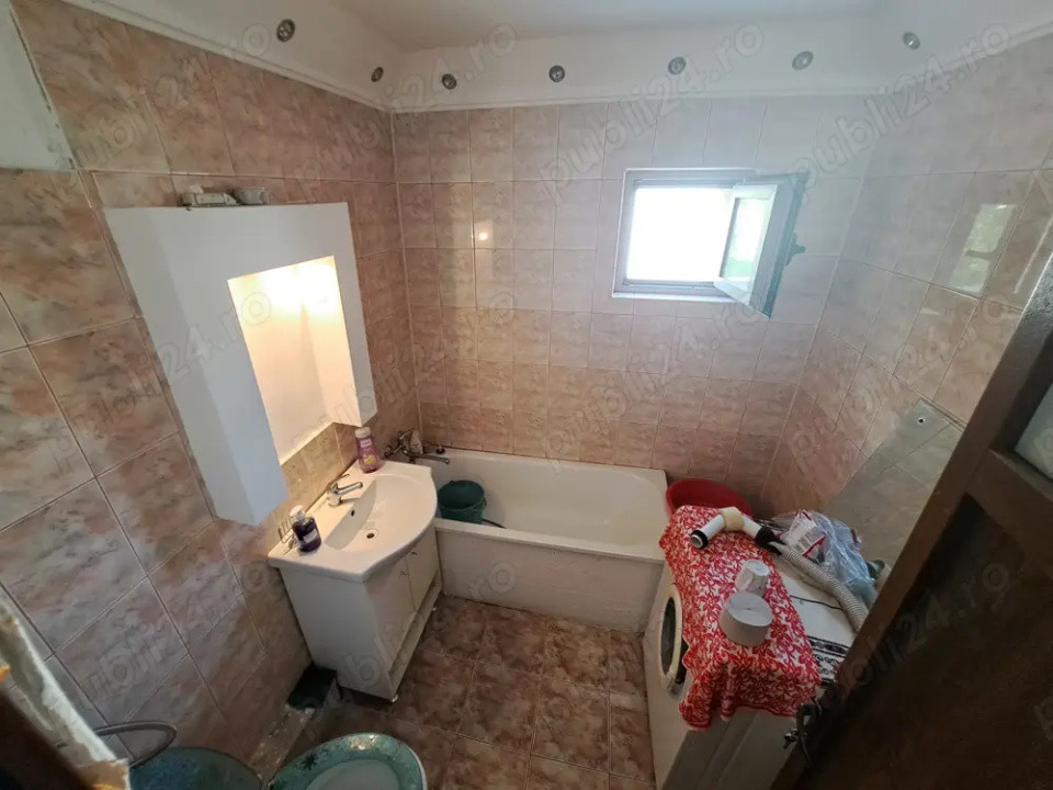 Apartament-4-camere-DECOMANDAT-PIATA-RESITA-MOLDOVENI