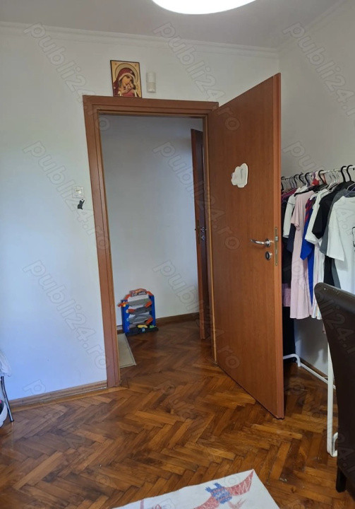 Apartament 3 camere -semideconandat- zona Militari 