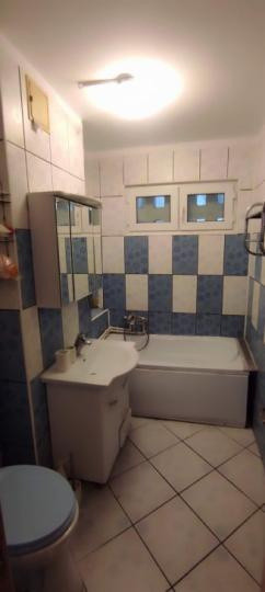 Apartament -3 camere -decomandat-Zona Titan