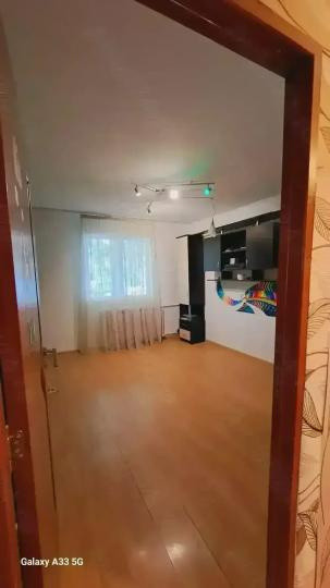 Apartament -4 camere -semidecomandat-Zona Sebastian-Ferentari