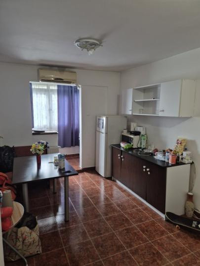 Apartament -2 camere -Zona Margeanului