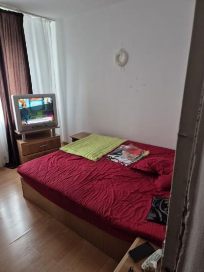 Apartament -2 camere -Zona Margeanului