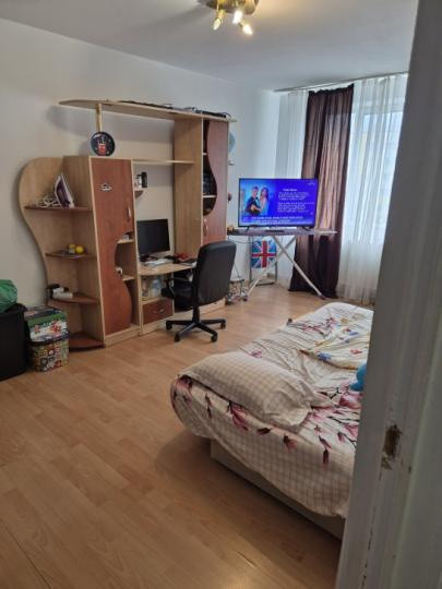 Apartament -2 camere -Zona Margeanului
