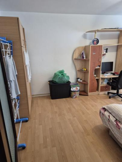 Apartament -2 camere -Zona Margeanului