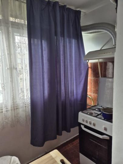 Apartament -2 camere -Zona Margeanului