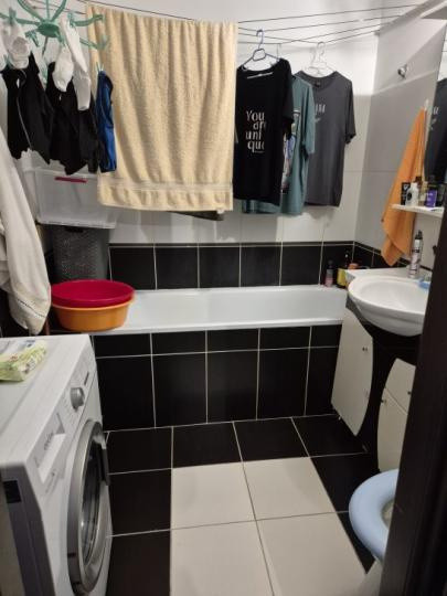 Apartament -2 camere -Zona Margeanului