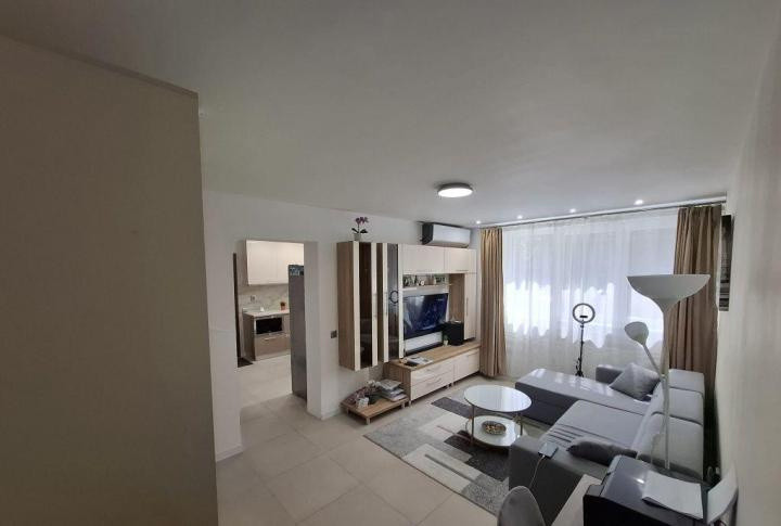 Apartament 3 Camere Trafic Greu -Nasud