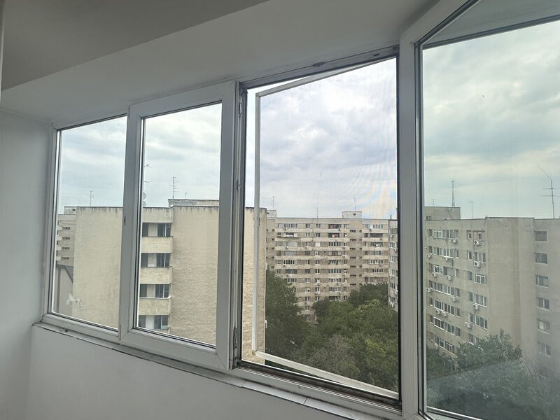 Apartament 2 camere-decomandat-centrala proprie-metrou Lujerului
