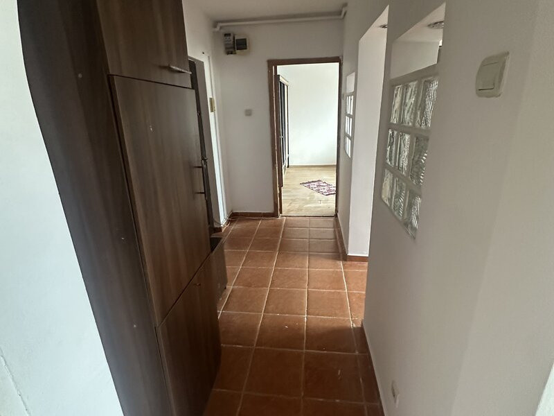Apartament 2 camere-decomandat-centrala proprie-metrou Lujerului