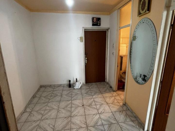 Garsoniera-La-5-minute-de-metrou-APARATORII-PATRIEI
