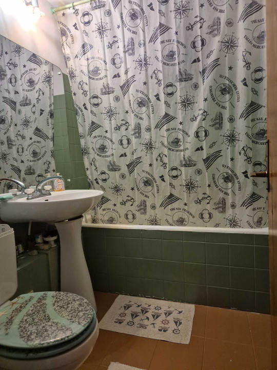 Apartament 4 camere + boxa subsol-  zona Berceni