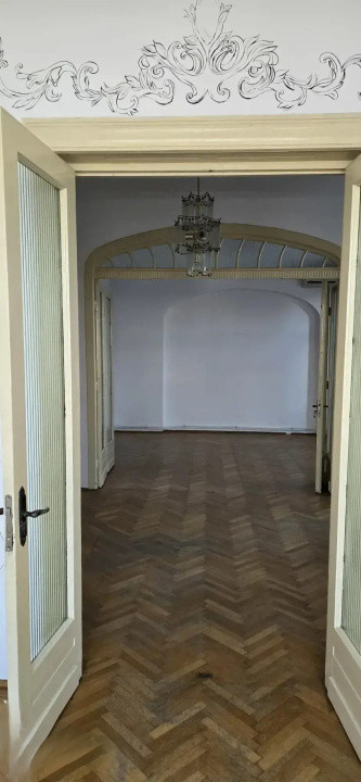 Apartament 3 camere- decomandat-zona Calea Calarasilor / Hala Traian