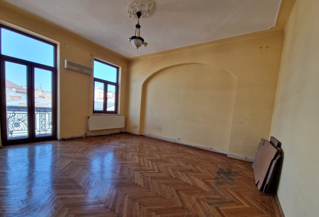 Apartament 3 camere- decomandat-zona Calea Calarasilor / Hala Traian