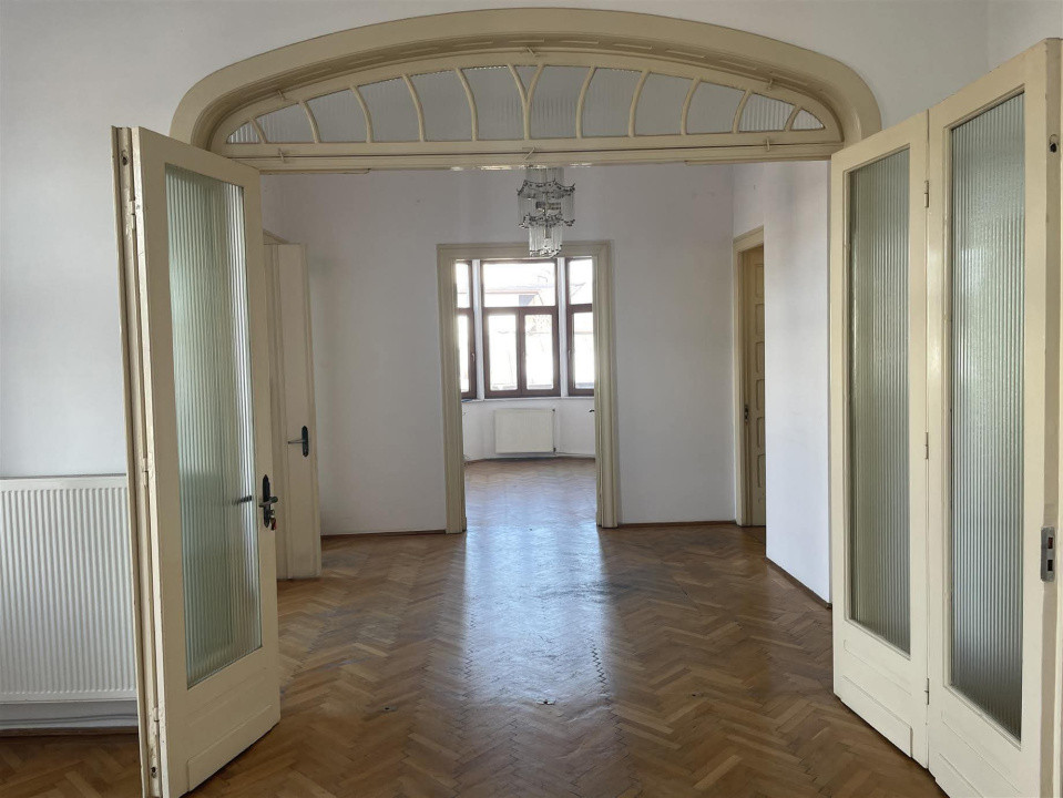 Apartament 3 camere- decomandat-zona Calea Calarasilor / Hala Traian