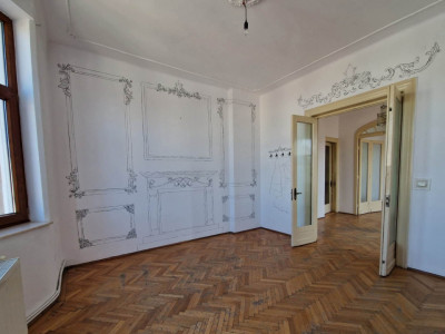 Apartament 3 camere- decomandat-zona Calea Calarasilor / Hala Traian