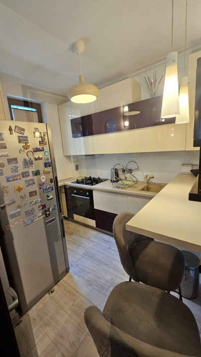 Apartament 3 camere-centrala-parcare-zona Piata Alba Iulia