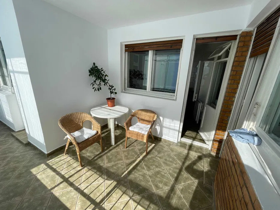 Apartament 2 camere spatios-decomandat-terasa-boxa- zona Favorit